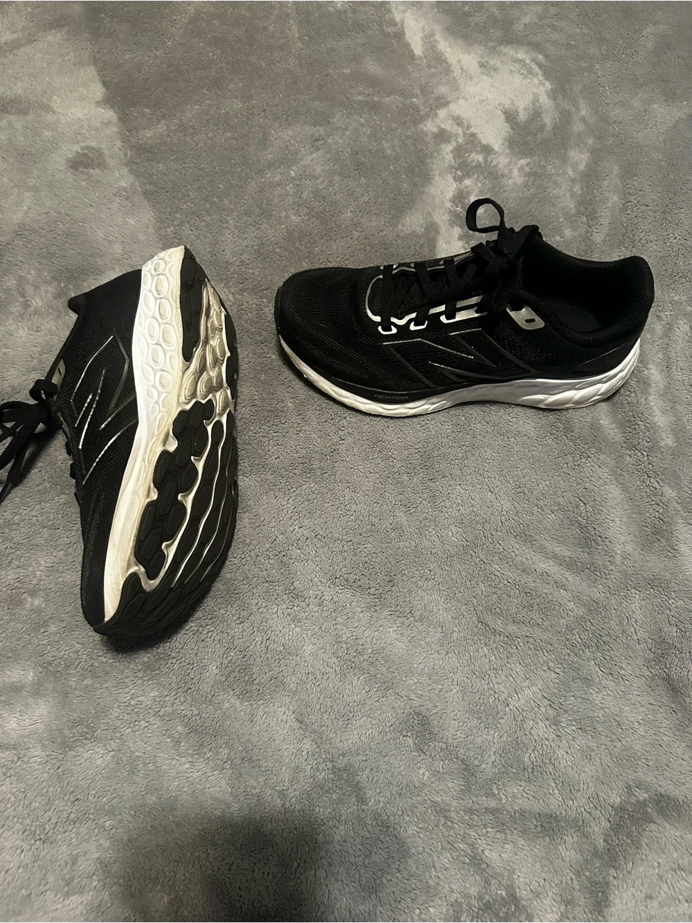 New Balance Women’s Black Athletic Running Shoes with White Sole